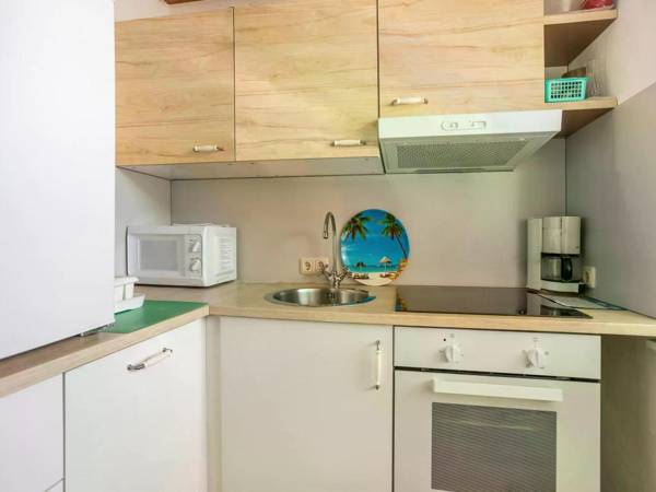 Apartment in Pörtschach with Patio Veranda & Parking