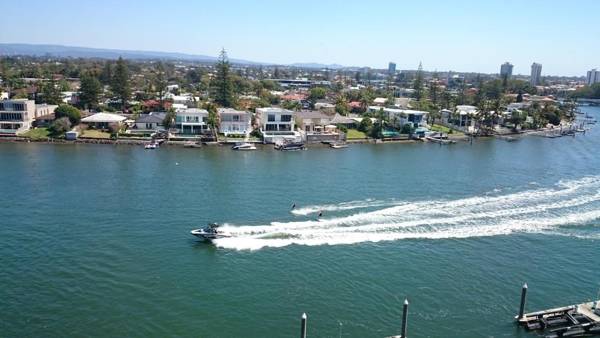 Surfers Hawaiian Holiday Apartments