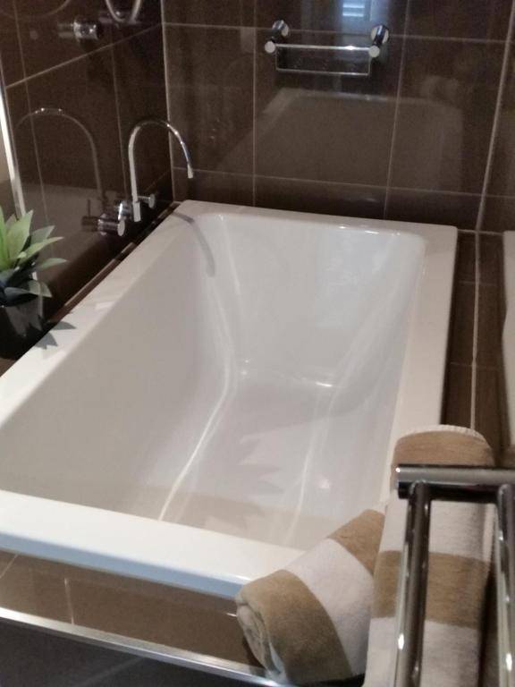 Surfers Beachside Holiday Apartments