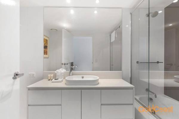 Gold Coast Private Apartments - H Residences Surfers Paradise