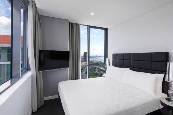 Meriton Suites Southport