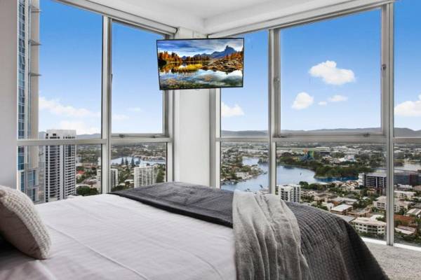 Chevron Renaissance 2 Bed Apartment by Vaun