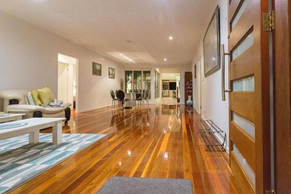 Spacious House in Heart of Surfers Paradise