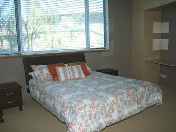 WAVES 203 ON CURRUMBIN