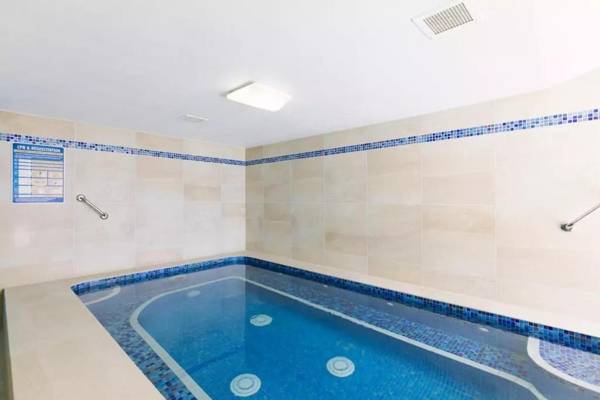 La Pacifique Apartments