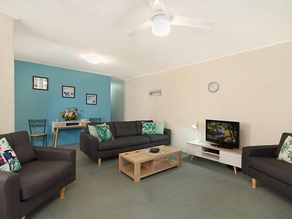 Kingston Court unit 11 - Beachfront unit easy walk to clubs cafes and restaurants