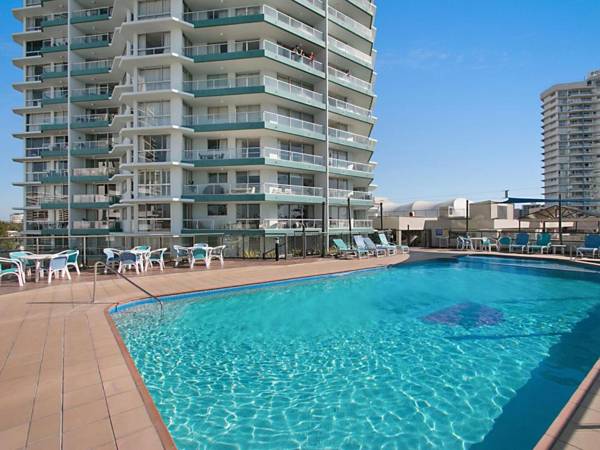Ocean Plaza Unit 936 - Right on the beach in the centre of Coolangatta
