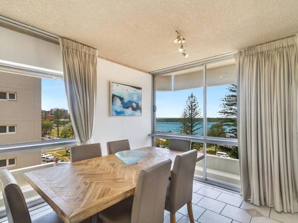 Kooringal unit 20 - Right on the beachfront in a central location Coolangatta