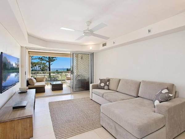 Kingston Court unit 3 - Beachfront unit easy walk to clubs cafes and restaurants