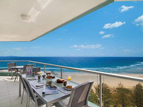 Ocean Plaza Unit 1469 - Right on Coolangatta beachfront