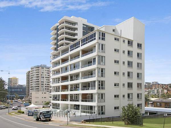 Rainbow Pacific Unit 14 - Great value unit in Rainbow Bay Coolangatta Gold Coast