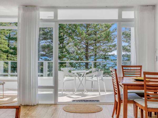Rainbow Pacific Unit 9 - Right on the beach in Rainbow Bay Coolangatta Gold Coast