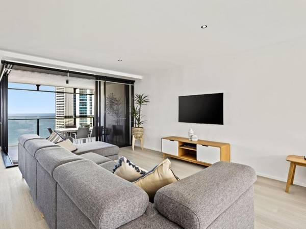 Circle on Cavill 37th Floor Ocean and River Views