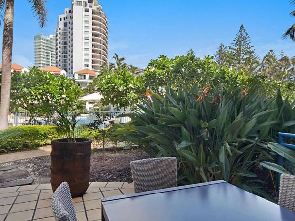 Calypso Plaza Resort Unit 141 Studio style apartment - Beachfront Coolangatta
