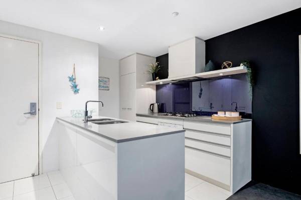 Circle on Cavill Surfers Paradise– 2 Bedroom Ocean View Family - KIDS STAY FREE