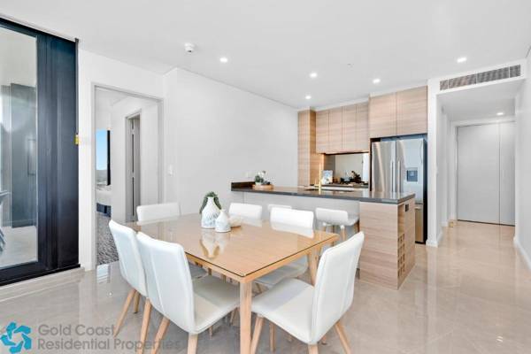 Ocean Surfers Paradise - GCLR