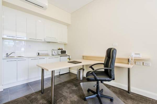 Workspace - Belconnen Way Hotel & Serviced Apartments