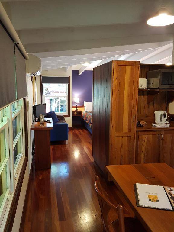 Admiral Stirling Inn