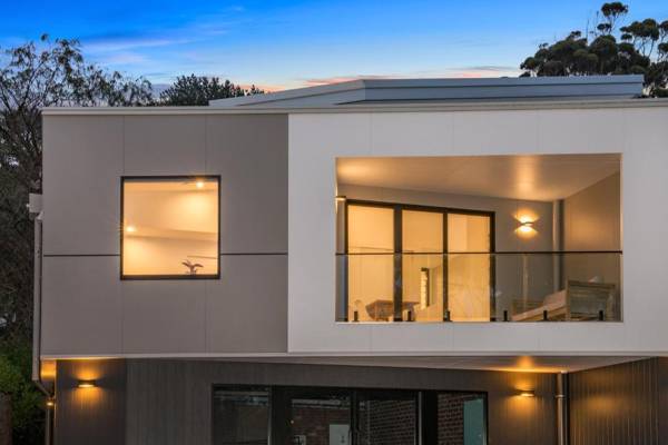 Central Heights - Main Street Views