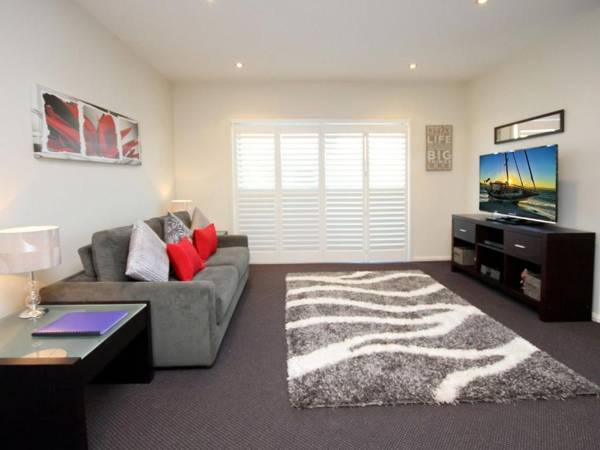 Pacific Blue Apartment 258 265 Sandy Point Road