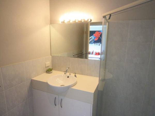 339 Pacific Blue 265 Sandy Pt Road HUGE RESORT LAGOON POOL