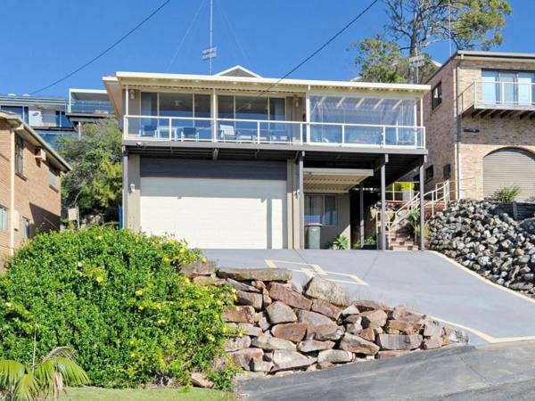 Soldiers Point Road 50