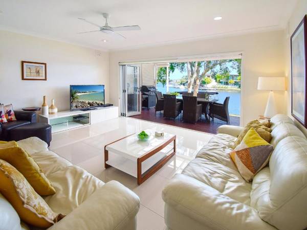 Noosa Entrance Waterfront Resort