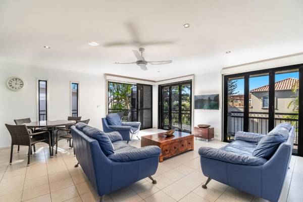 Rayner's Secret - Lennox Head