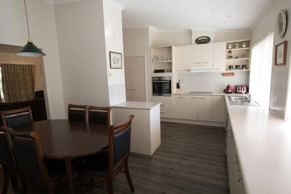 The Birch House - Silver Birches Luxury Accommodation Bright