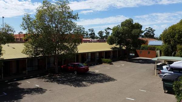 Yambil Inn