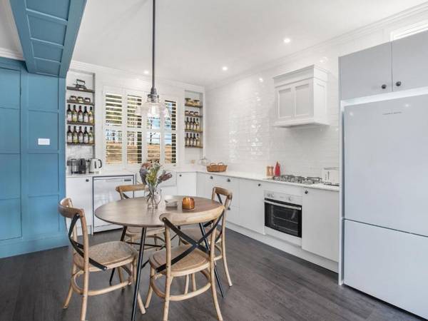 Block Eight 5 Gum Trees Luxe Villa