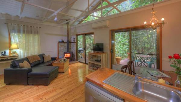 Crater Lakes Rainforest Cottages