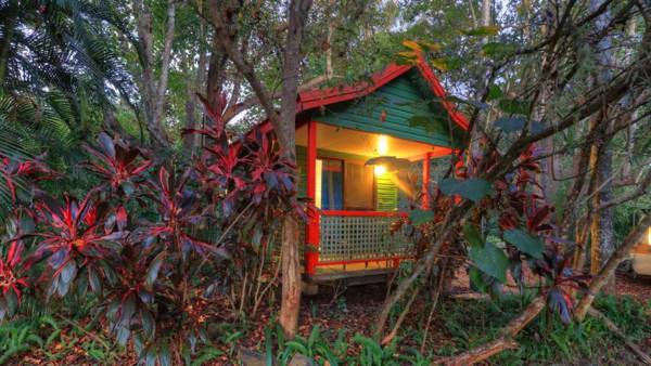 Lake Eacham Tourist Park & Cabins