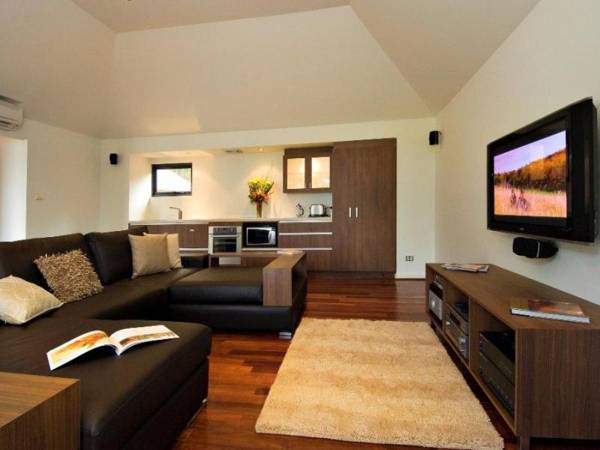 Chandeliers on Abbey