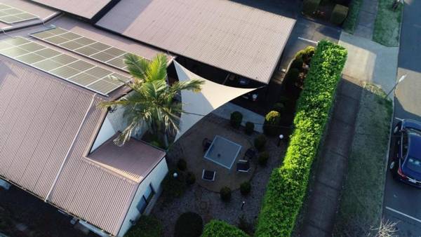 Asters On James Motor Inn