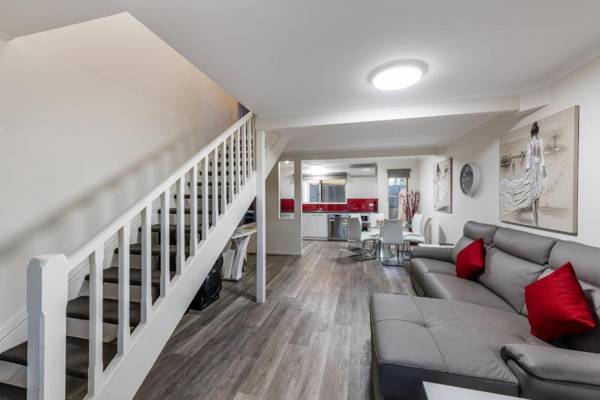 Athena Motel Apartments