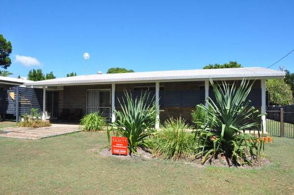 12 Zircon Street - Renovated beach shack with the perfect blend of comfort and coastal cool