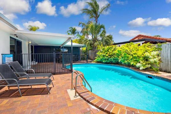 Sunyata Beach House - Rainbow Beach Beachside escape with a pool pet friendly and Wi-Fi
