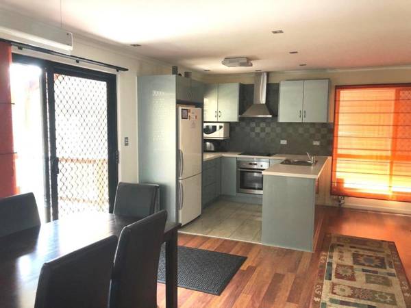 11 Manooka Drive - Rainbow Beach - Beautifully Presented Holiday Retreat Wifi Pets Welcome