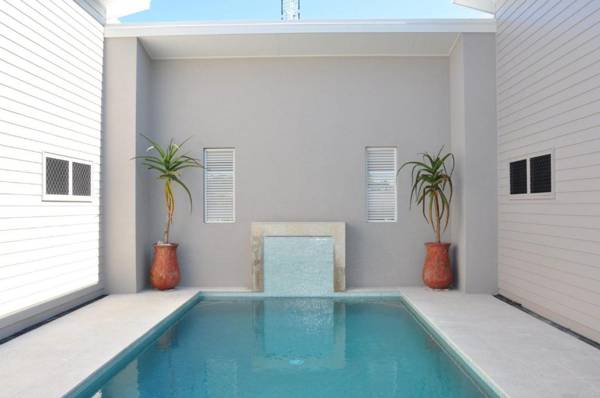 Seadaze 1 - Rainbow Beach Gorgeous unit close to the beach Aircon Pool