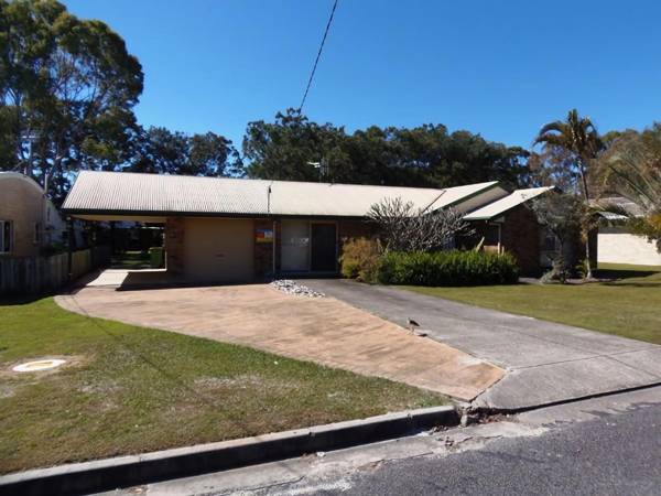 Baker - Rainbow Beach - Walk to Everything Including the Beach