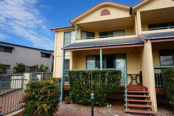 Portsea 1 - Rainbow Beach - Gorgeous Ocean Views and Swimming Pool