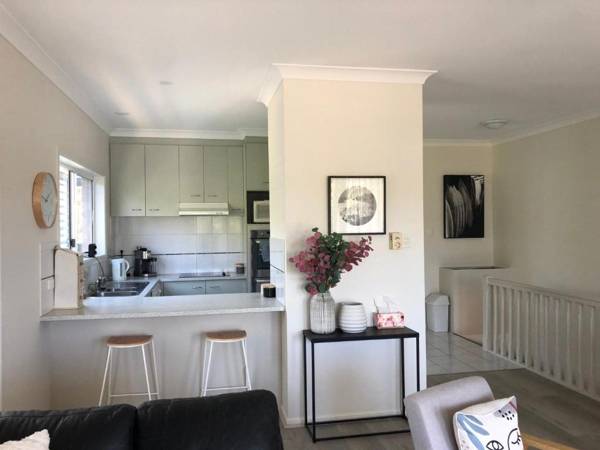 3-48 Manooka Drive - Rainbow Beach - Affordable ocean breezes elevated location with views