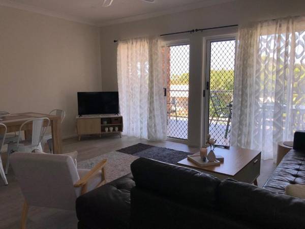 3-48 Manooka Drive - Rainbow Beach - Affordable ocean breezes elevated location with views