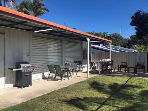 10 Coora Court - Rainbow Beach - Affordable Beach House Pets Welcome Pool