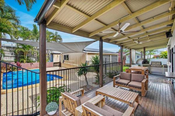 12 Tingira Close - Rainbow Beach - Stunning Modern Beach Home Pool Air-Con Views
