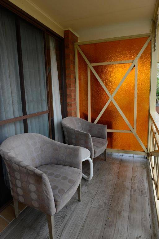 Sapphire Palms Motel