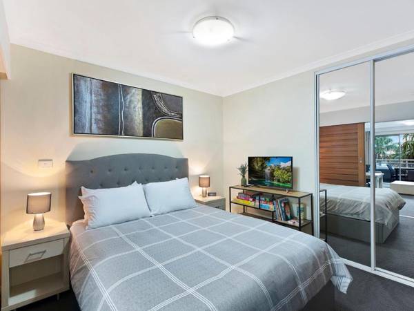 Oaks Waterfront Apartment 114