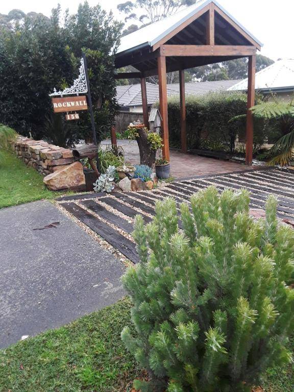 Rockwall Avoca Beach