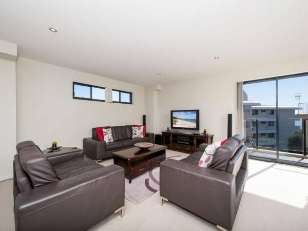 Government Road Dolphin Cove Unit 13 2-6